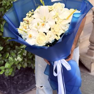 دسته گل نیمه بیگ سایز