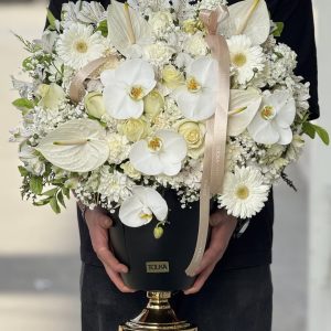جام طلایی مشکی