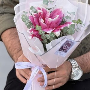 دسته گل لیلی رز