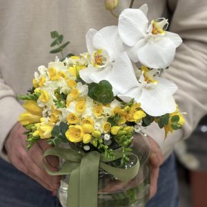 شیشه گل نرگس